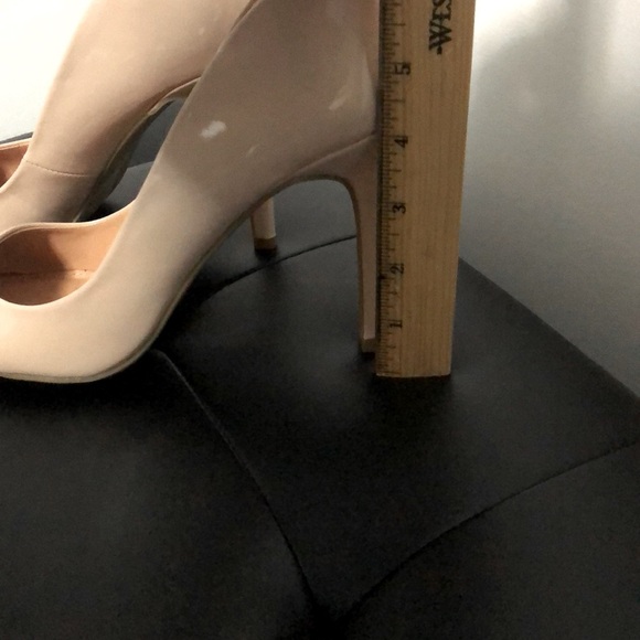 New York and Company 4” heels beige/nude - Picture 5 of 9